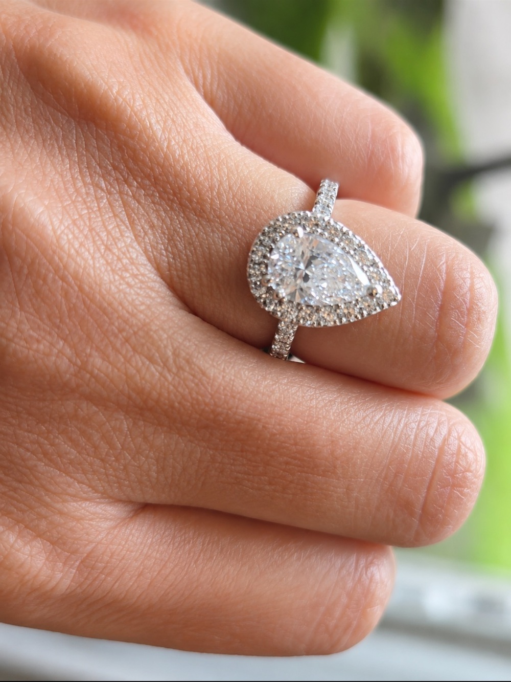 ♥️Pear-Shaped Brilliant Halo Diamond 1.2 Carot 14KT White Gold Band♥️